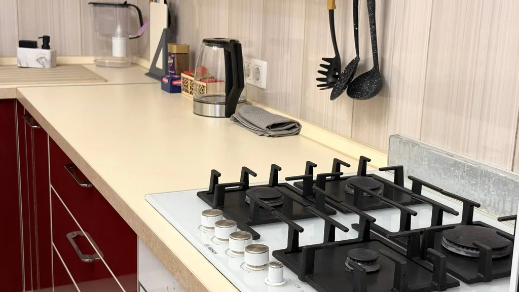 Семейная 2-комнатная квартира с детской кроваткой