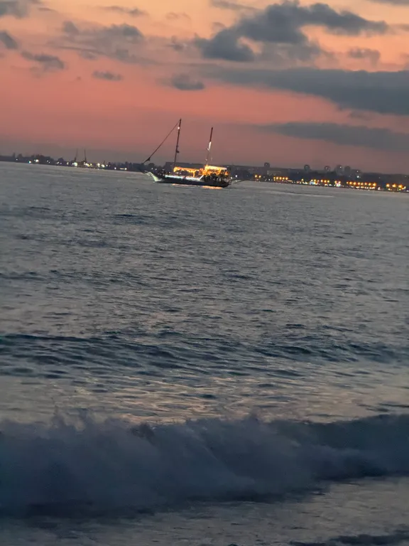 Уютный домик возле чёрного моря