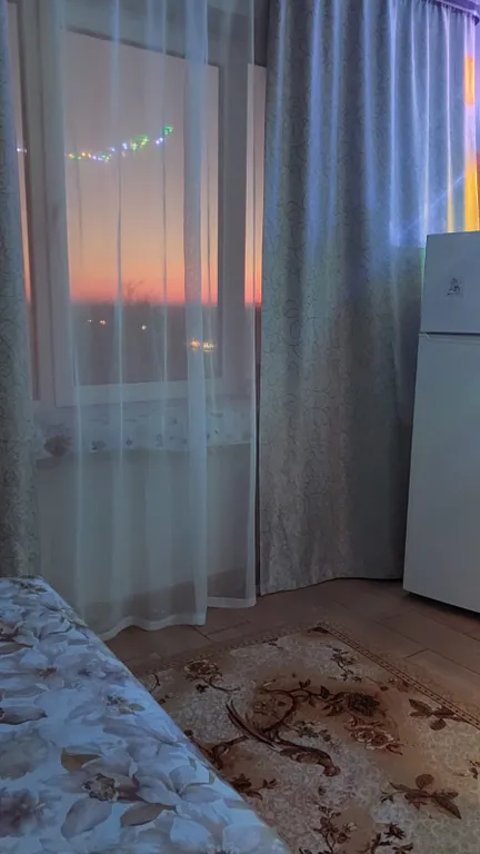 Студия с окном на море