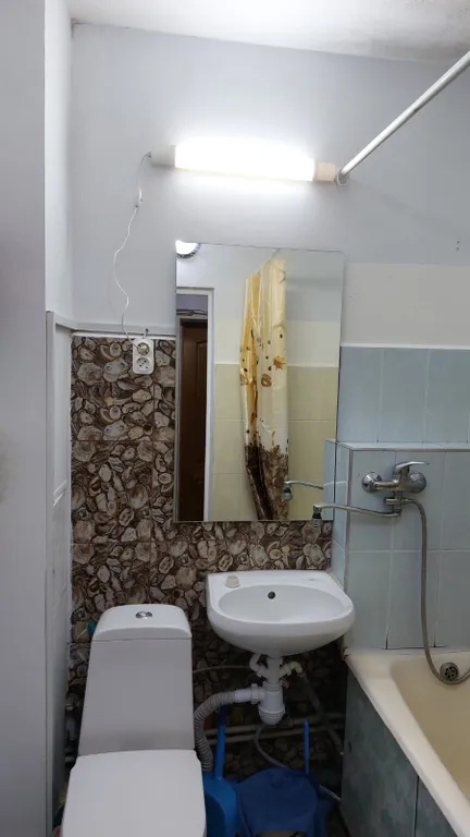 Студия с окном на море