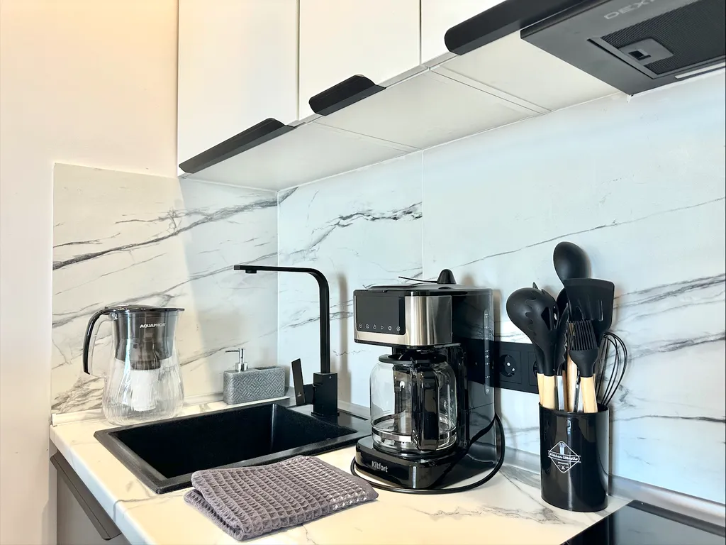 Дизайнерская студия Ls-steel love с видом на море с 13 этажа