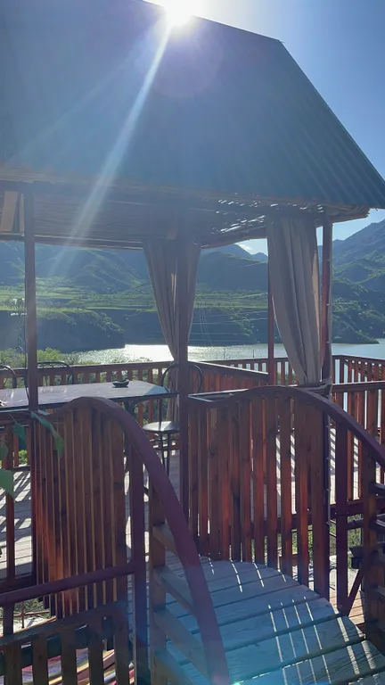 Уютные домики с видом на водохранилище