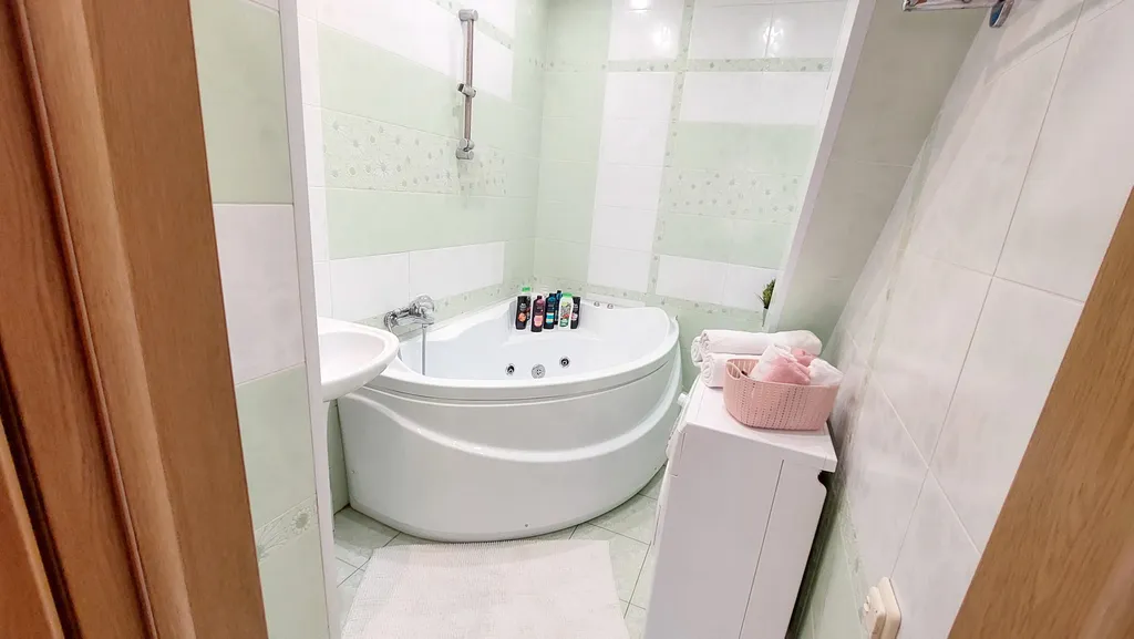 Люкс с Джакузи, Семь спальных мест