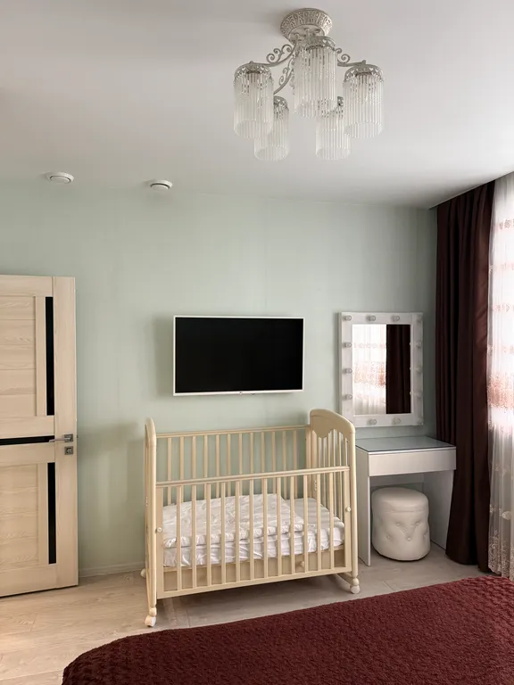 Студия + спальня с джакузи и панорамным балкон около ЛА Трактор