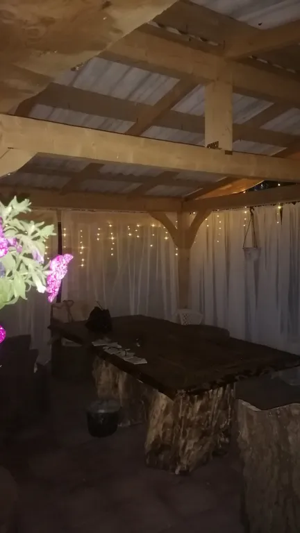 Домик в лесу с баней