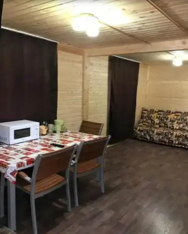 Уютный коттедж в лесу на берегу реки