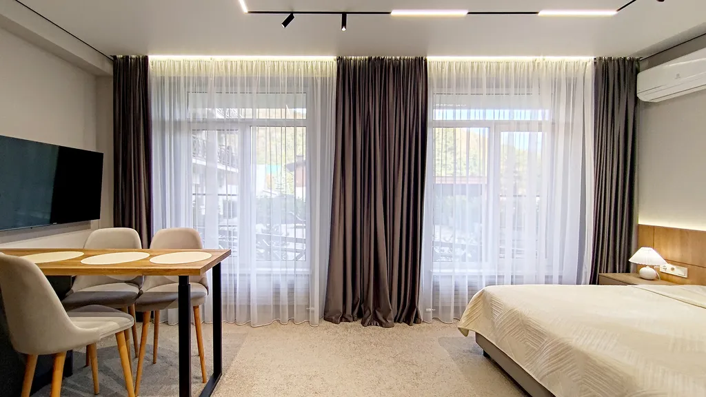 Просторная студия в центрое+бассейн и сауна