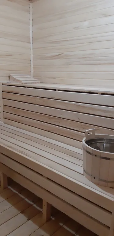 Часть дома рядом с озером