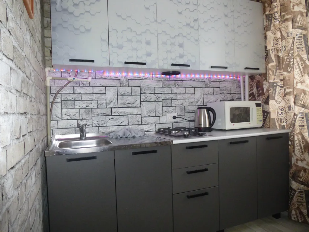 Чистая, уютная, после капитального ремонта 2-комнатная квартира