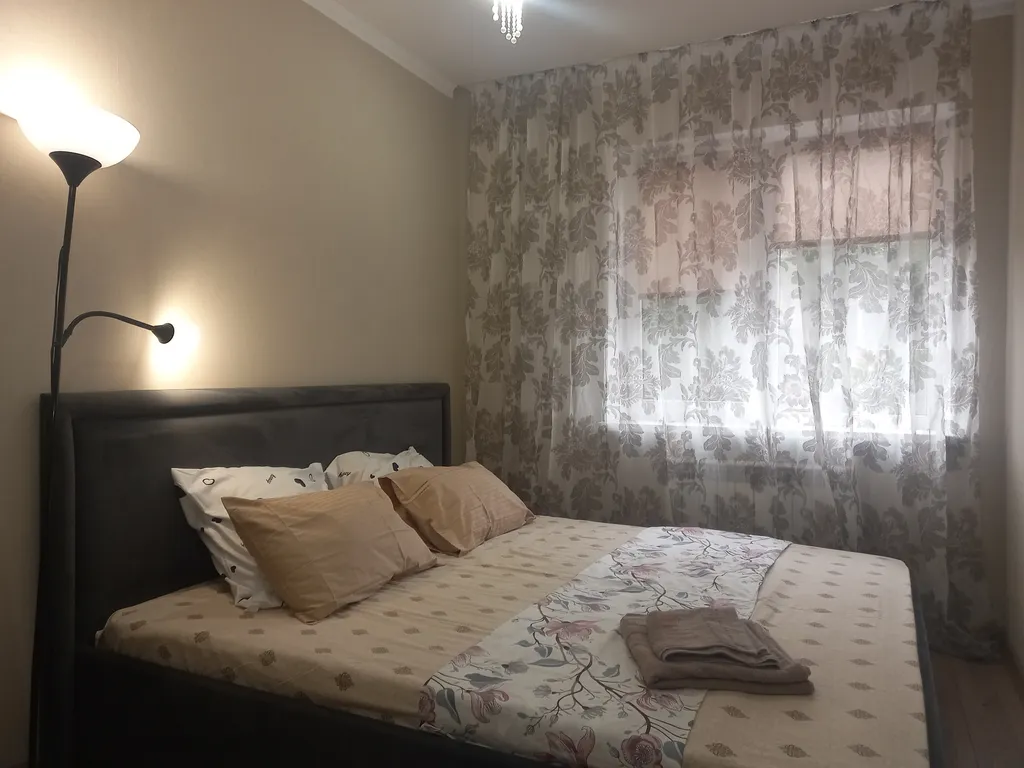 Евротрешка у ЖД вокзал и зоопарка