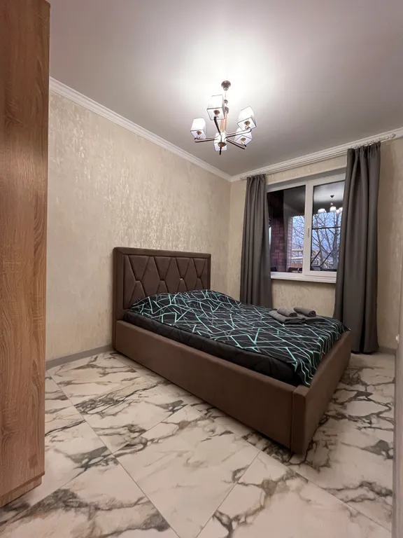 Отличный дом со своим двором в центре поселка