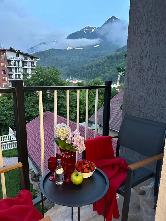 Студия с балконом и прекрасным видом на горы