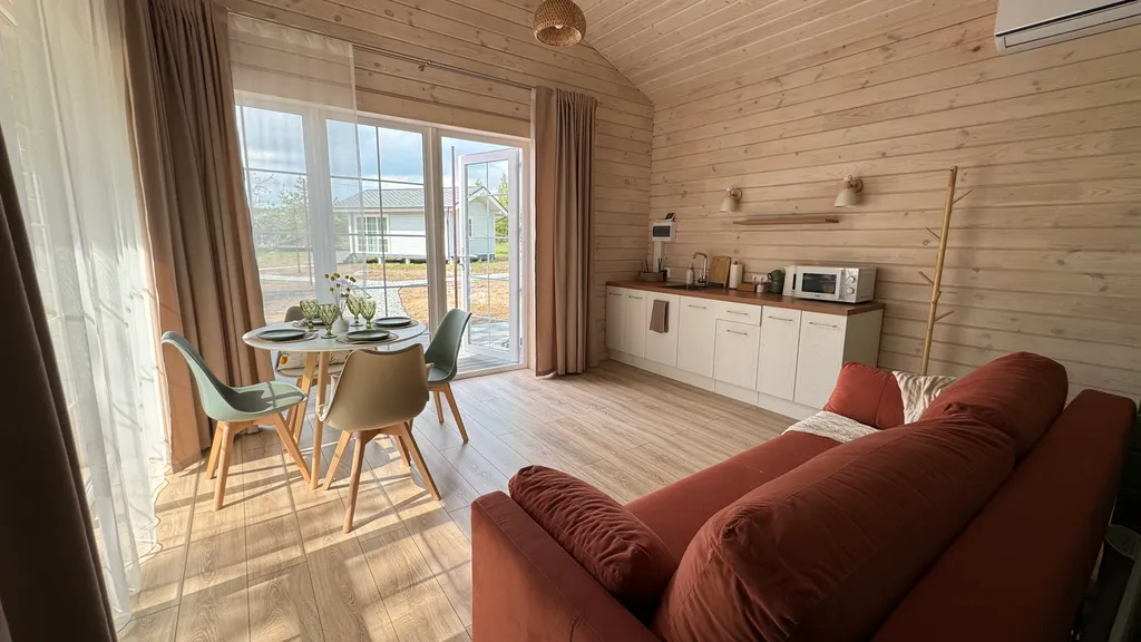 Дома из клееного бруса в хвойном лесу у Камского Моря и Семрука