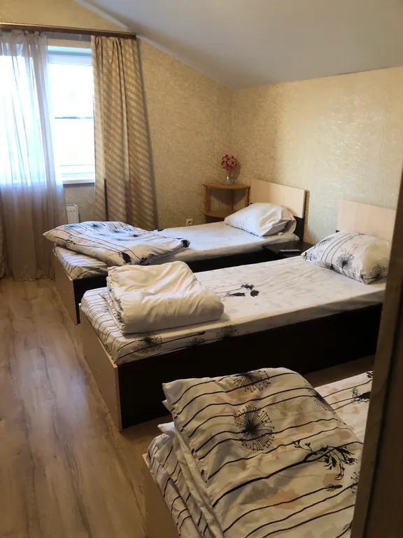 Коттедж Гостевой дом с тремя раздельными комнатами — аренда посуточно в Батайск