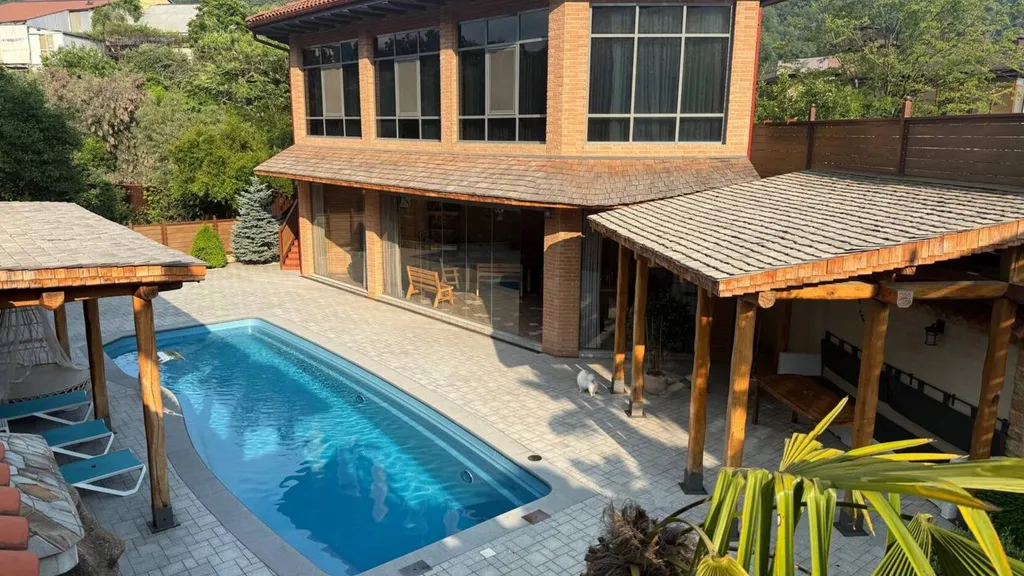 Коттедж Вилла в греческом стиле — аренда посуточно в Высокое