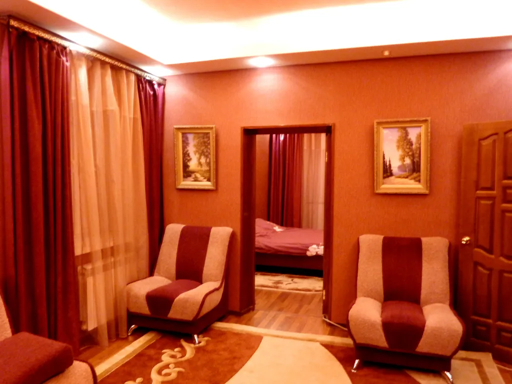 Красивая сталинка на площади Маяковского