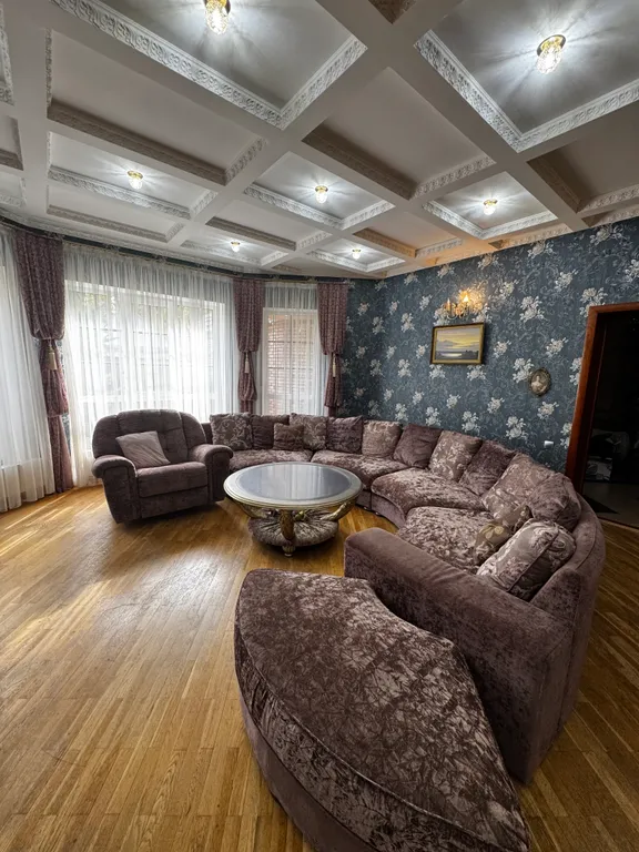 Уютный дом рядом с лесом