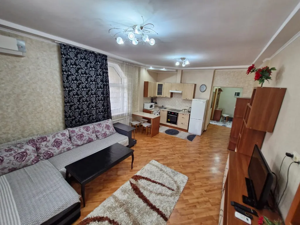 Квартира Двухкомнатная квартира в Золотом квадрате — Алматы