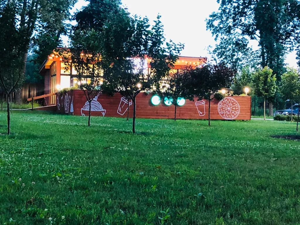 Полноценная двухкомнатная квартира с видом на платоновский парк