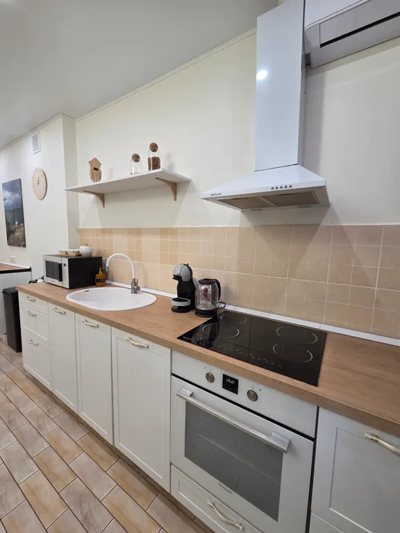 Современная 3-комнатная квартира в центре с дизайнерским ремонтом