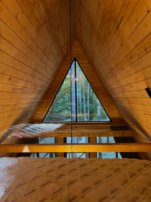 Коттедж а-фрейм атмосфера