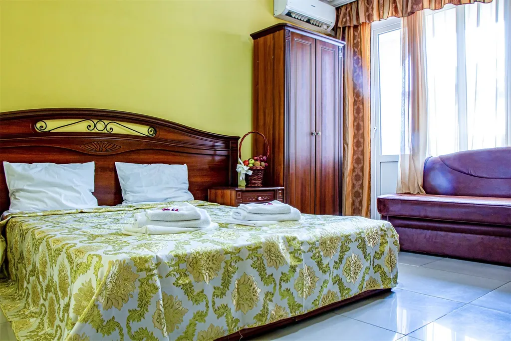 Полукомфорт 3-х местный (с общим балконом)