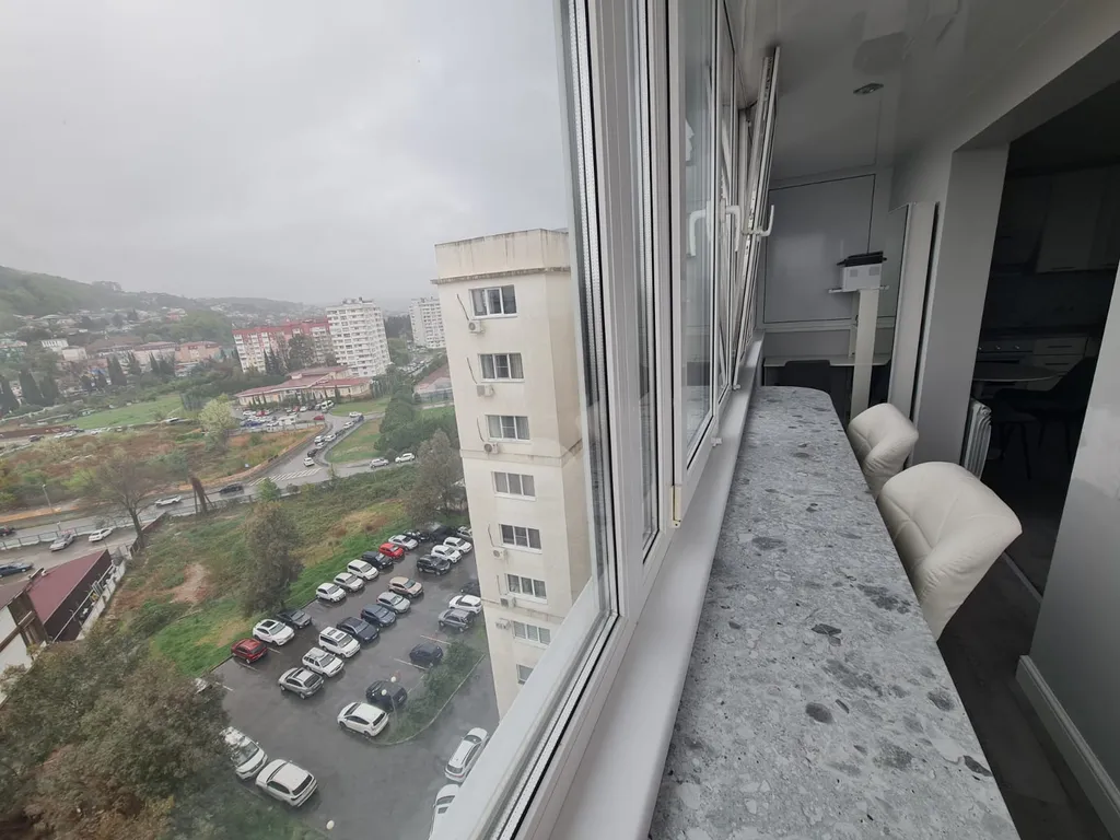 Трёхкомнатная квартира в Сочи  с видом на море и горы