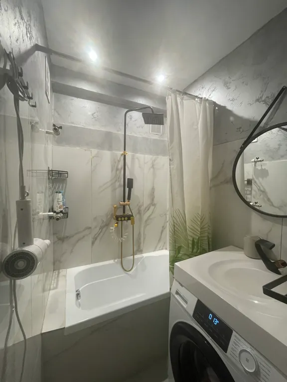 Gray Room Apartment