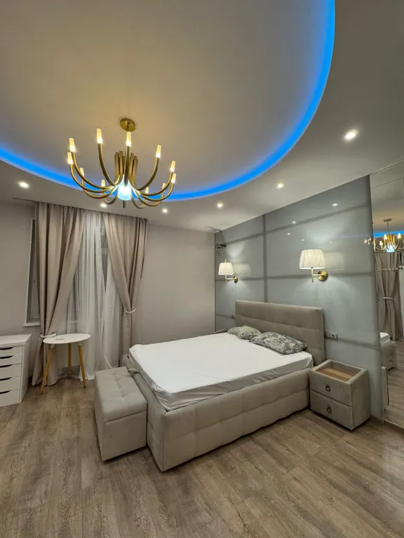 Резиденция в деревне в окружении леса