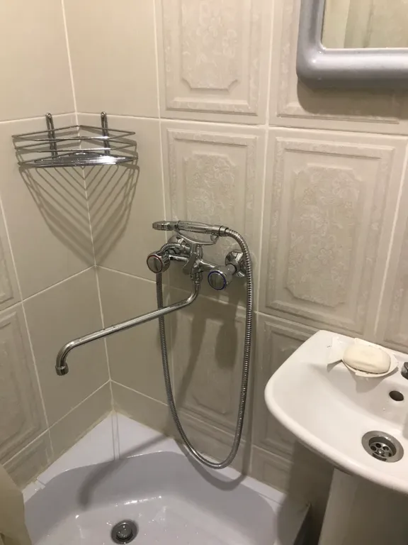 Комната в центре города со свежим ремонтом и новой сантехникой