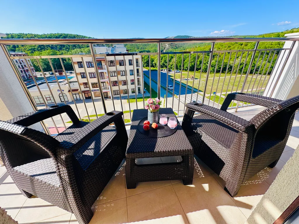 2 комнатная люкс квартира на море с бассейном