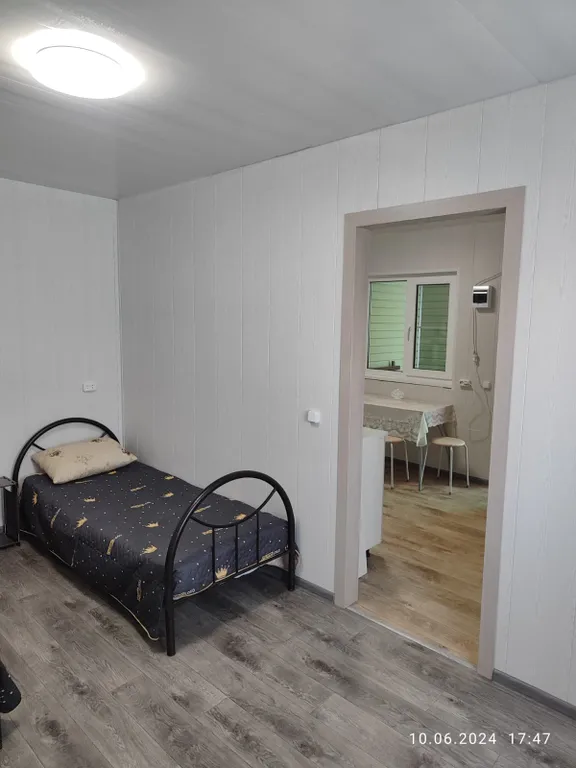 Квартира Отдельная мансарда с верандой — Ейск