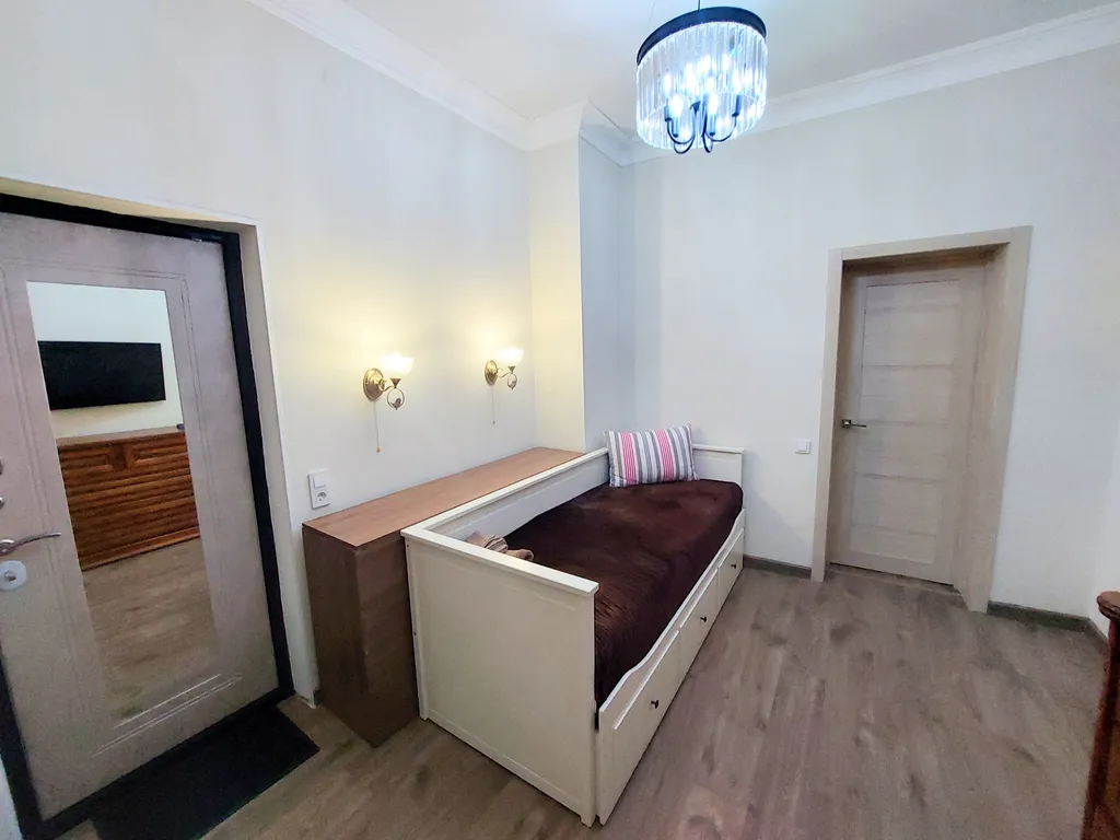 Квартира с балконом в 50 метрах от набережной Ялты