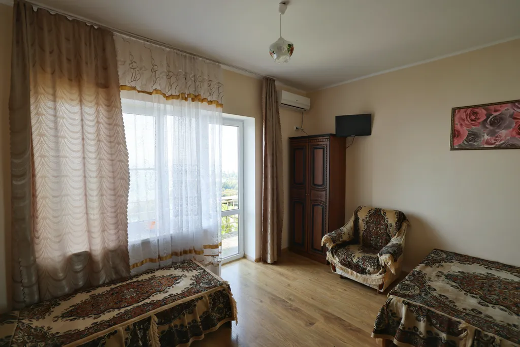 Квартира Квартира Трехместный номер с доп. местом с балконом и видом на море — Лазаревское