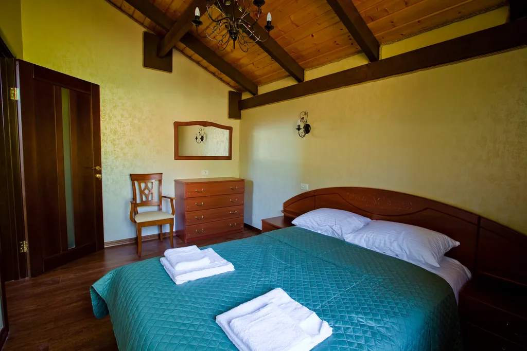 Коттедж с бассейном темп. +35 градусов