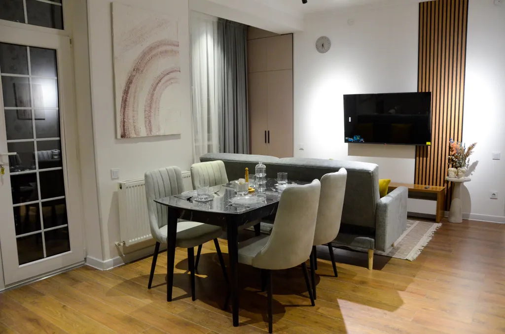 M6 Стильная и светлая квартира в пару минутах от аэропорта в центре — аренда посуточно в Ташкент