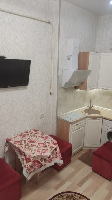 Около Нарзанной галереи и санатория Луч