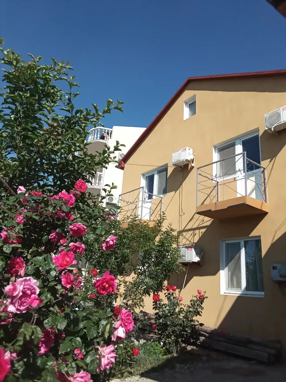 Коттедж Жильё под ключ — аренда посуточно в Судак