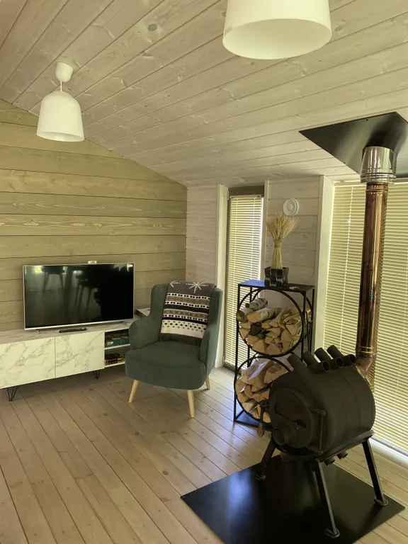 Уютный дом с видом на лес