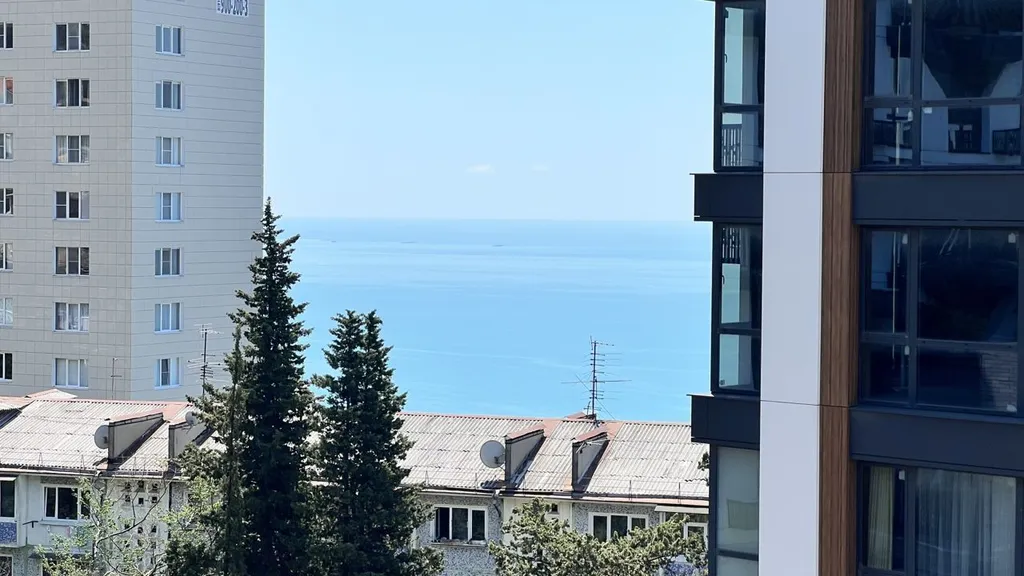 Квартира с бaлконoм и видом на моpе