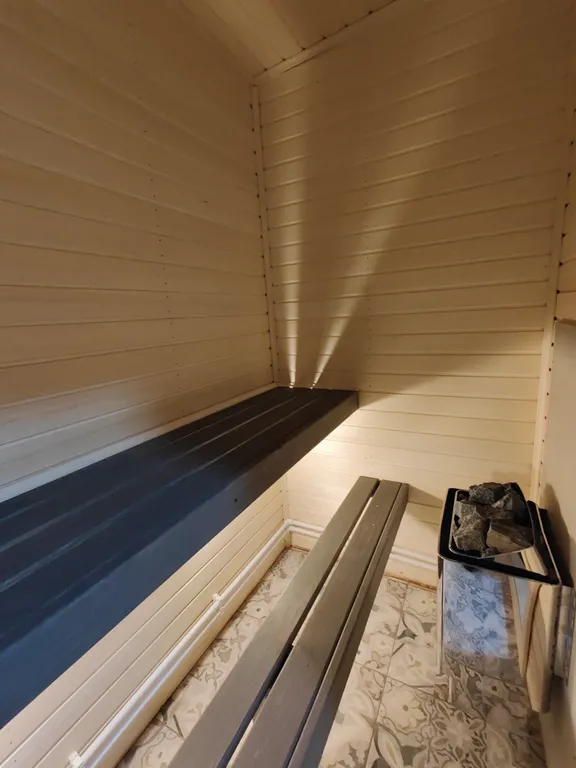 Дом с сауной рядом с лесом и озером