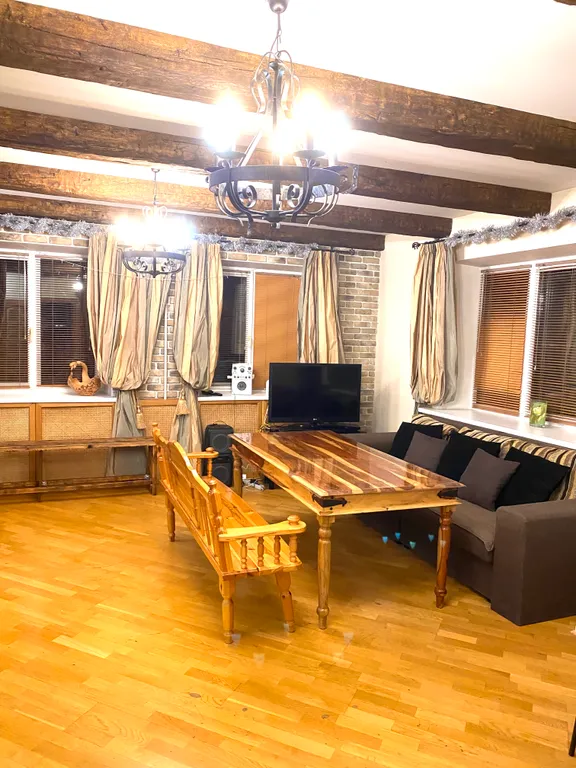 Коттедж Красивый дом с русской баней на дровах и теплым бассейном — Обухово