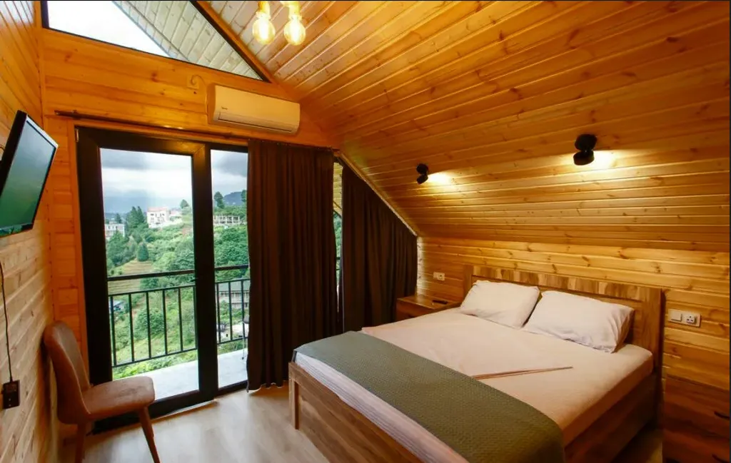 Коттедж с видом на город