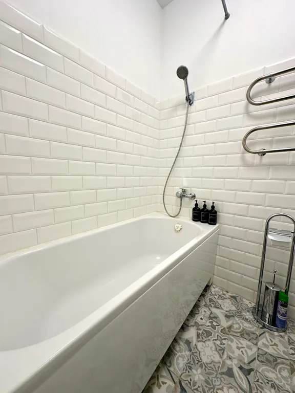 Студия с дизайнерским ремонтом