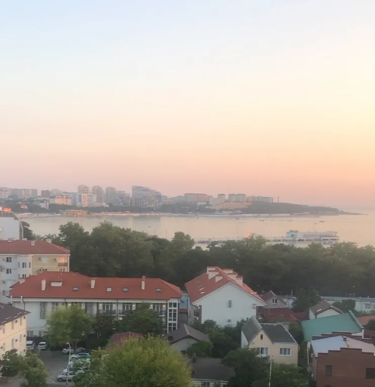 2-этажная квартира на первой береговой линии с видом на море и горы