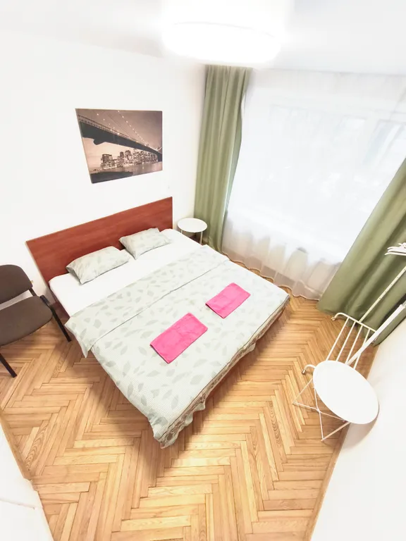 Квартира Двухместный номер с двухспальной кроватью, ул.Веры Хоружей, Комаровка — аренда посуточно в Минск