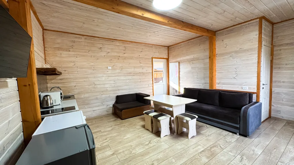 Коттедж Уютный этаж в деревянном доме со всеми удобствами — Архыз