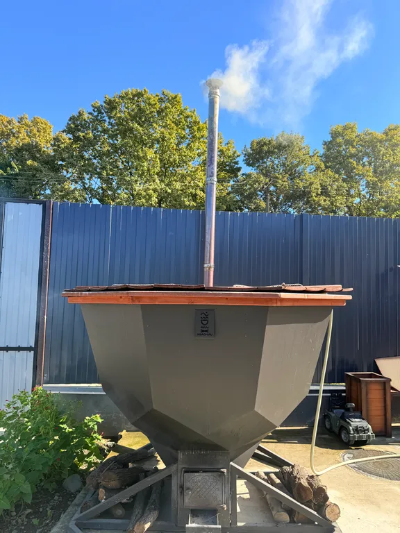 Домик с теплым бассейном и банным чаном