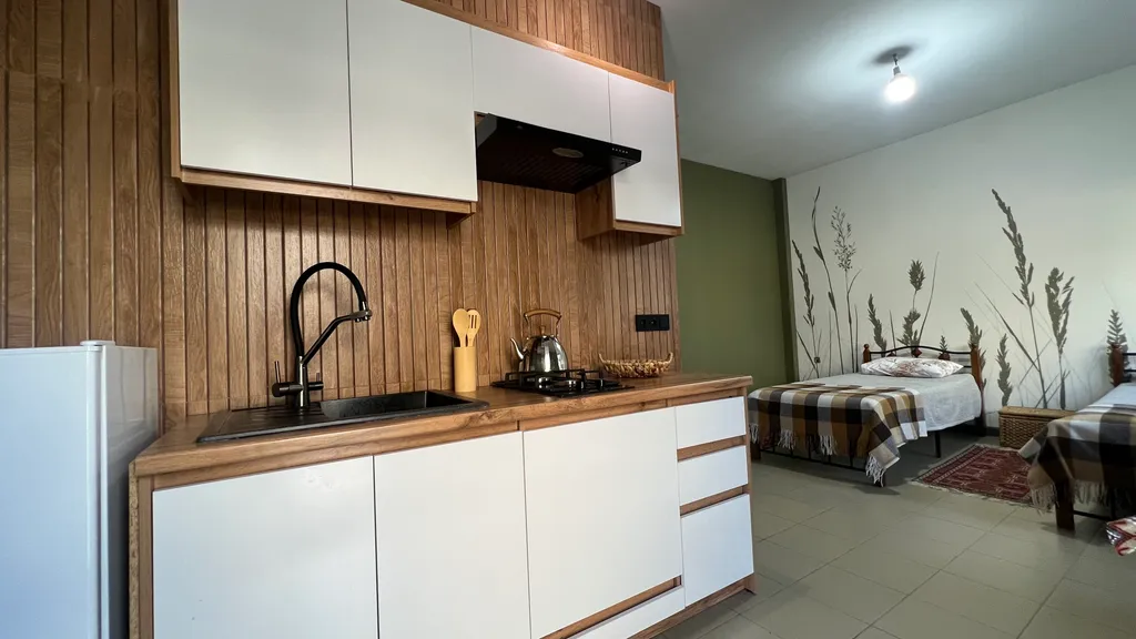 Уютная комната во дворе частного дома