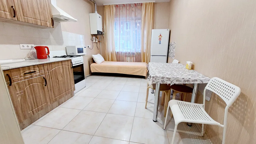 Евротрешка возле гипермаркета Мега и Леруа Мерлен